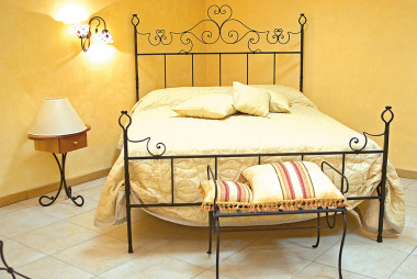 Classic hand-forged wrought iron bed of great charm - Buy Tristano by Artigianfer Spello Italy