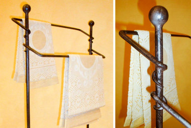 Floor towel rack in handcrafted wrought iron - Buy Amburgo by Artigianfer Spello