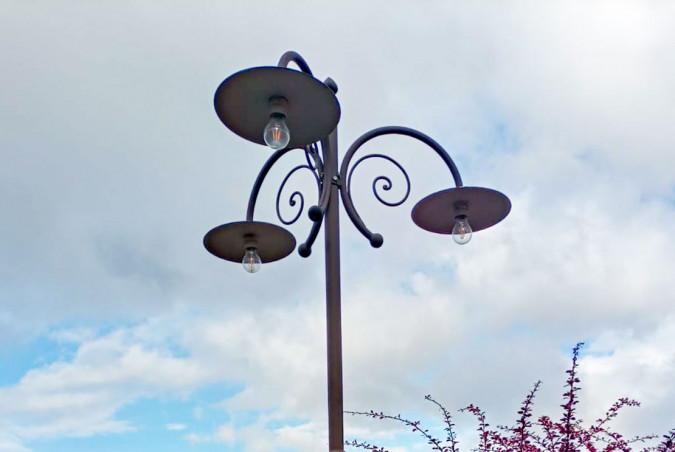 Hand-forged wrought iron outdoor lamp post with 3 curved arm - Buy Impero 3-arm by Artigianfer Spello Italy