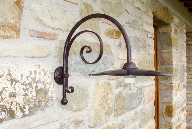 Wall-mounted lamp in hand forged wrougt iron - Buy Arena by Artigianfer Spello Italy