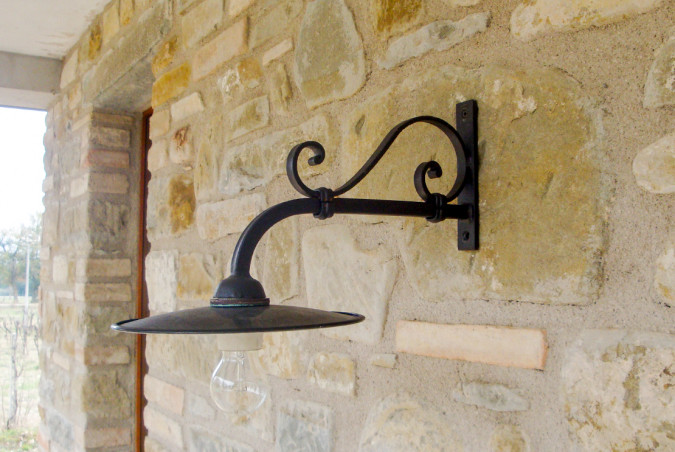 Hand-forged wrought iron outdoor wall-mounted arm light in italian style - Buy Gonzaga a parete by Artigianfer Spello Italy