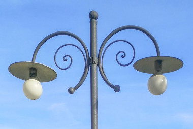 2-arm garden lamp post in hand-forged wrought iron - Buy Impero 2-arm by Artigianfer Spello Italy