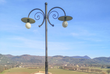 Important lamp post that creates a large lighting area in the garden - Buy Impero 2-arm by Artigianfer Spello Italy